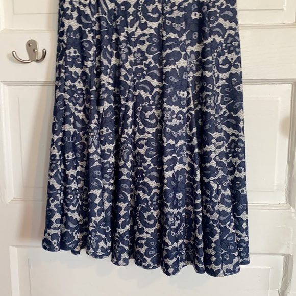Tommy Hilfiger Size 4 Blue Pattern Dress - Picture 2 of 4